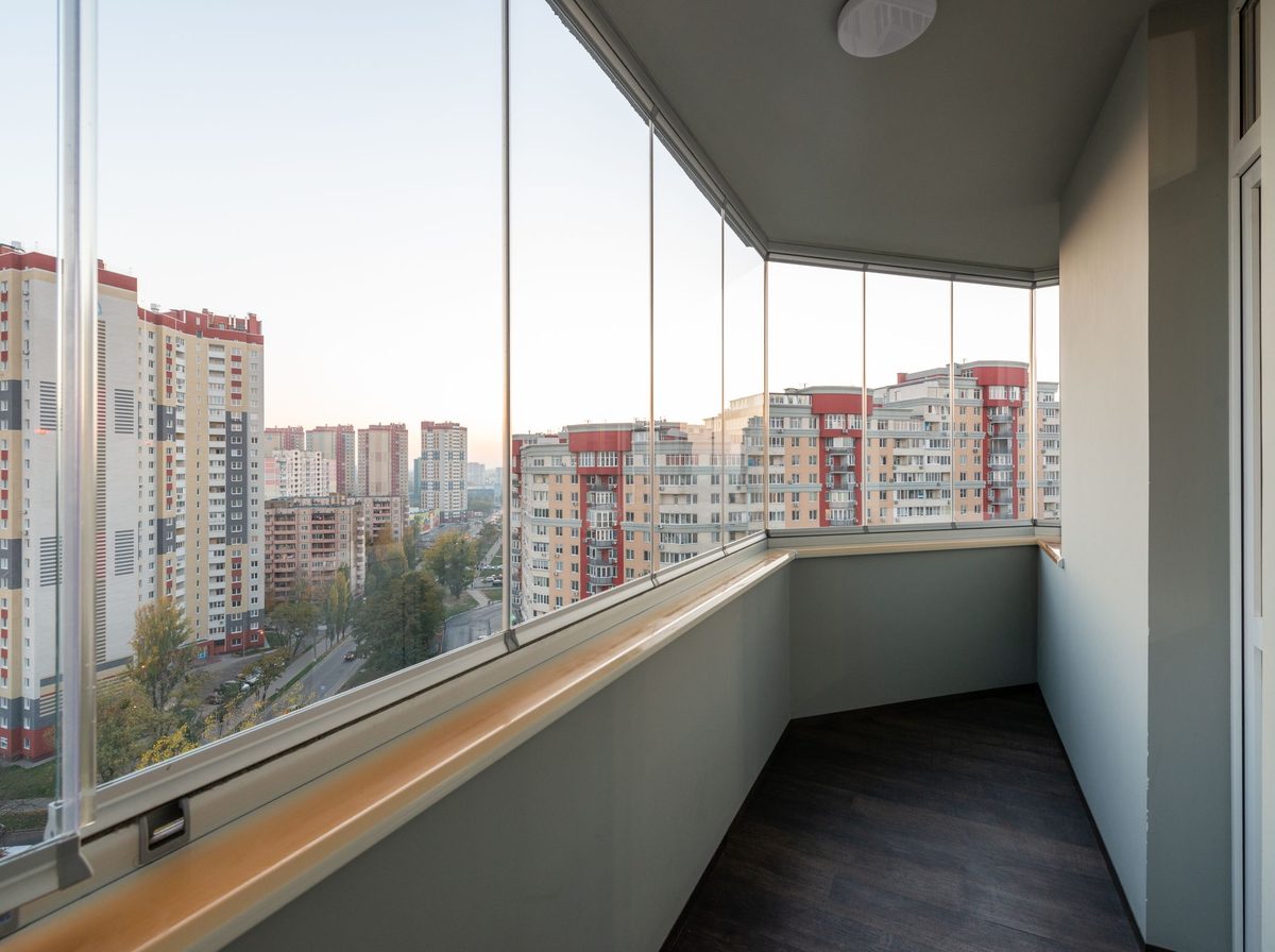 Van'da tamamlanmış katlanır cam balkon uygulaması