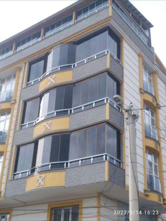 Cam Balkon Uygulaması 26 — Pres Cam Balkon & Duşakabin, Van