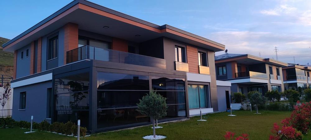 Cam Balkon Uygulaması 34 — Pres Cam Balkon & Duşakabin, Van